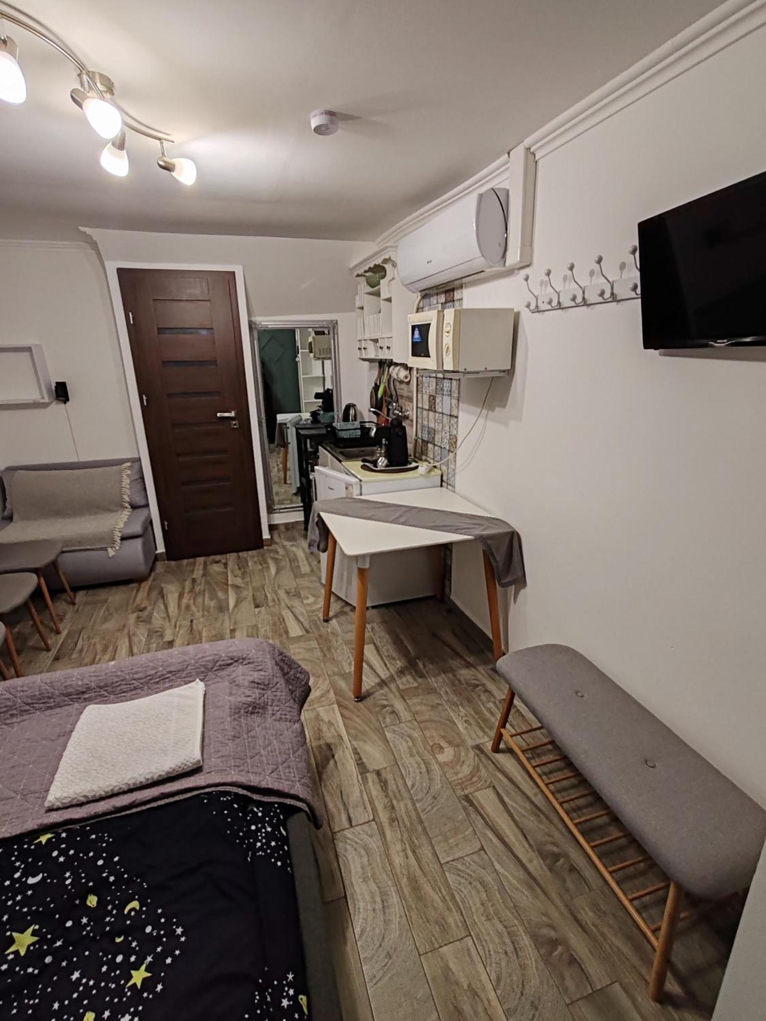 Silver Apartment