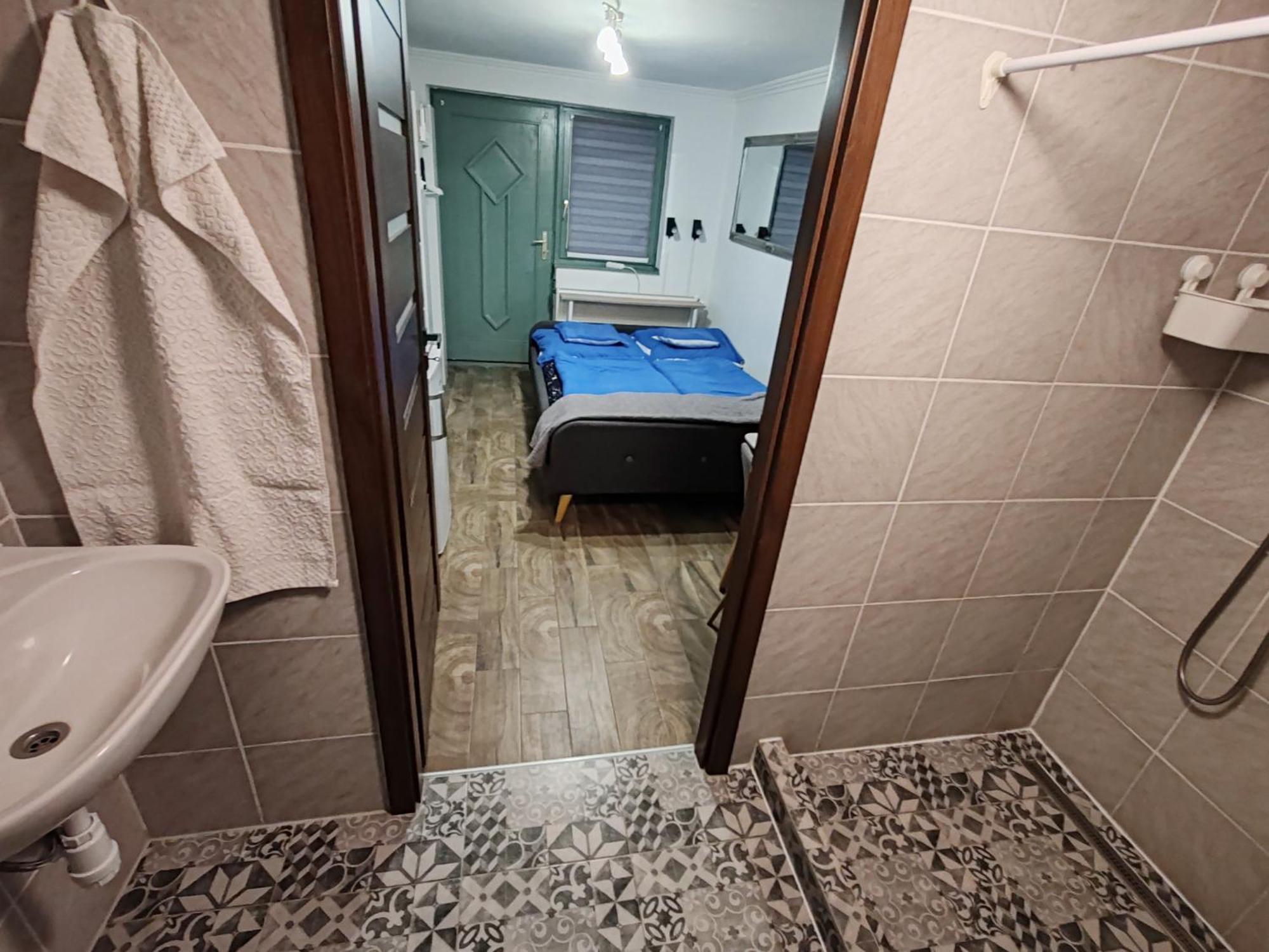Silver Apartment